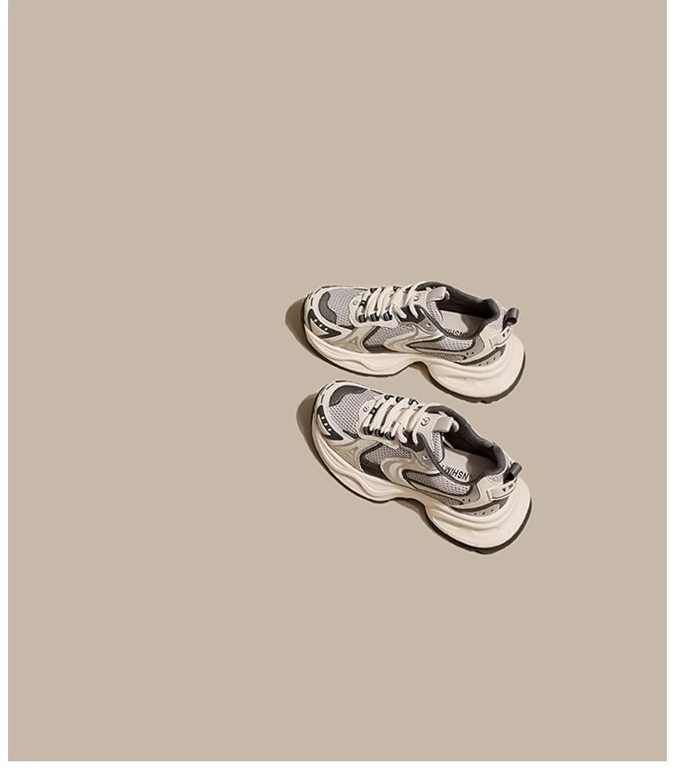 2024 Primavera Cuatro Estaciones Zapatos de papá Muestran Zapatos de papá pequeños Aumento de altura de mujer Fondo grueso Pequeños blancos Deportes Ocio Fresco Forrest Gump_voghion.com