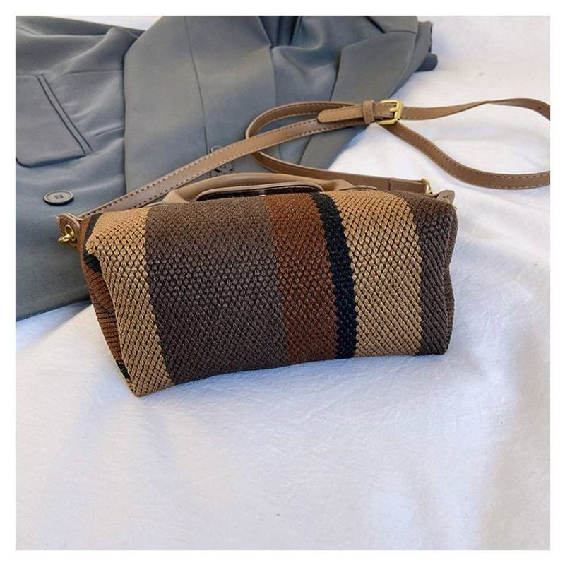 Die neue tragbare Knödeltasche Trendlinie von hochwertigen Stoffstreifen Single-Shoulder Crossbody Bag_voghion.com