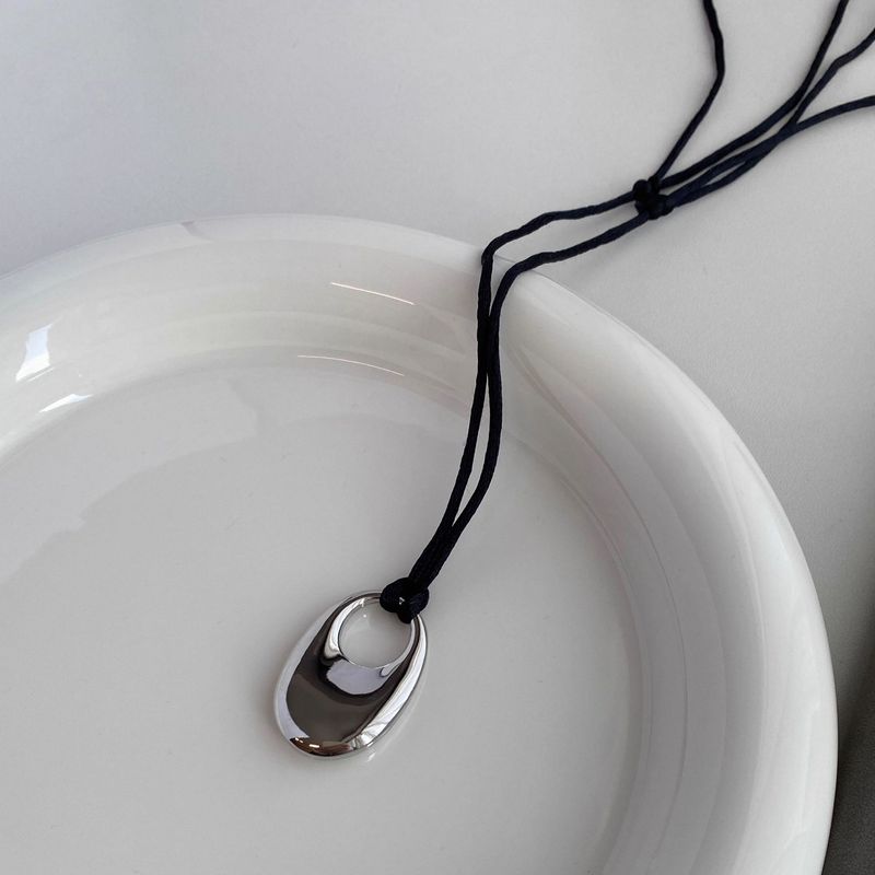 Korea Blogger Style Black Log Bea Necklace For Wome, Light Luxury High-ed Niche Desig Leather Rope Collarboe_voghion.com
