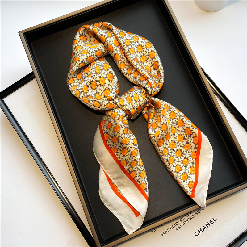 Sciarpa di seta Sciarpa da donna Imitazione Seta Sciarpa quadrata piccola 70cm Stampa Sciarpa Vrsatil Dcoration Legatura per capelli Nw_voghion.com