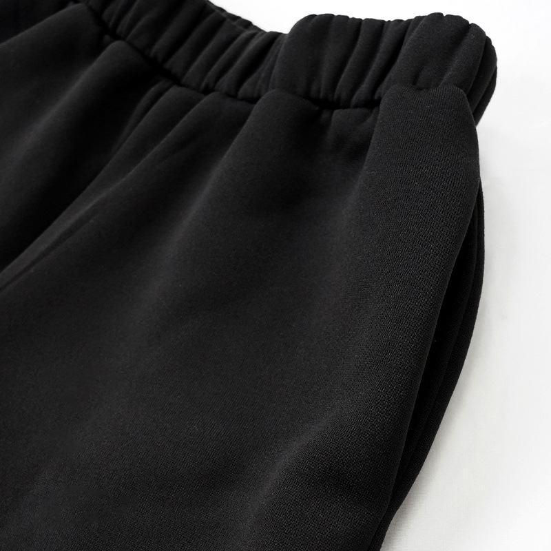 Completo pantalone con cappuccio da donna. Set di due pezzi con cappuccio a maniche lunghe LOGO sportivo moda_voghion.com