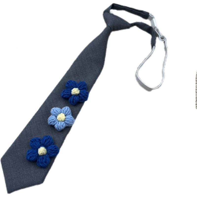 Camicia stile college in maglia di lana con cravatta 3D, senza cravatta, tinta unita, grigia, con piccola decorazione floreale_voghion.com