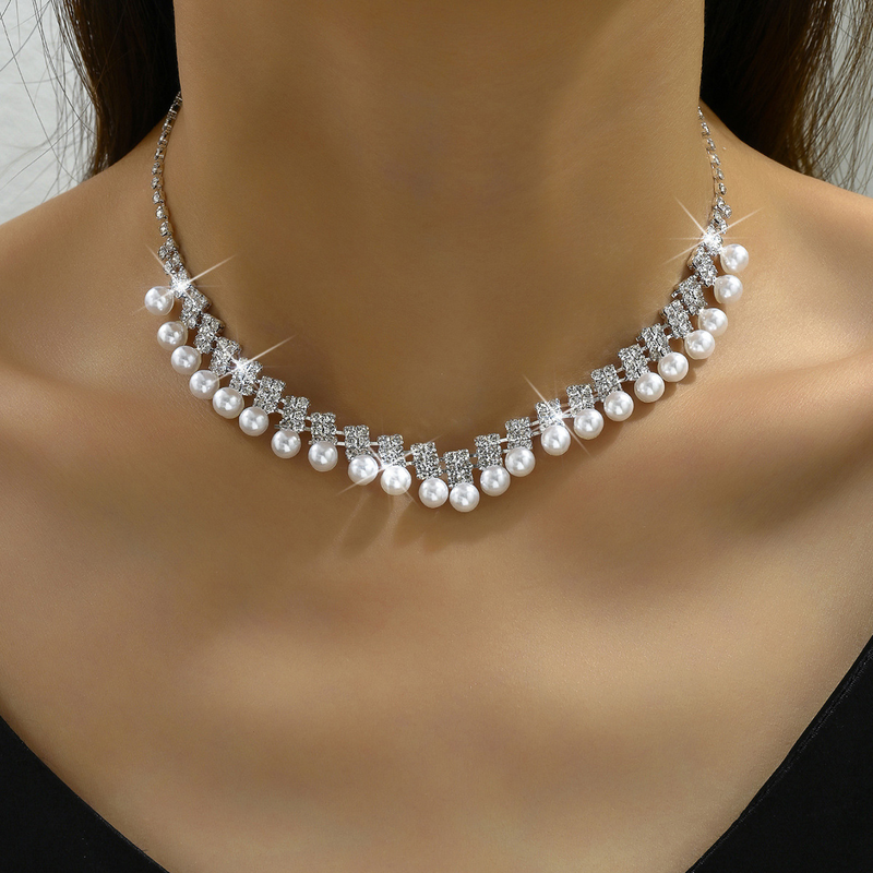 Nuovo set di orecchini con collana di strass di perle finte da donna, lusso leggero, di nicchia e versatile_voghion.com