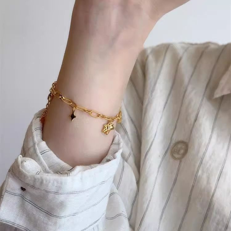 High-Value New Chinese Style Unicorn Star Pendant Bracelet For Women Exquisite Paperclip Chain Gold Hand Jewelry_voghion.com