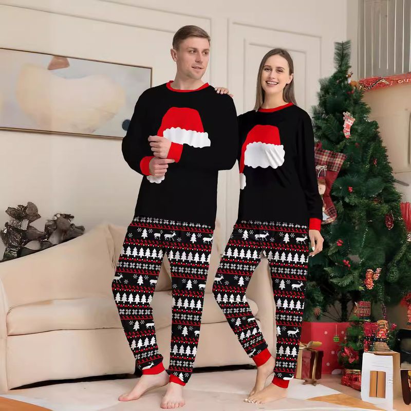 Gemütliches Weihnachtspyjama-Set für die ganze Familie – passende Weihnachtsnachtwäsche für Eltern und Kinder, weicher Polyesterstoff, schwarzer Aufdruck_voghion.com