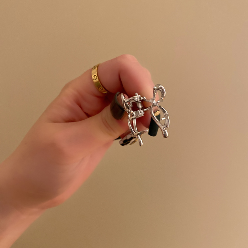Fiocco in metallo clip piccola clip di squalo femminile design senso nicchia volume dei capelli meno fermaglio per capelli con frangia legata a metà femminile_voghion.com