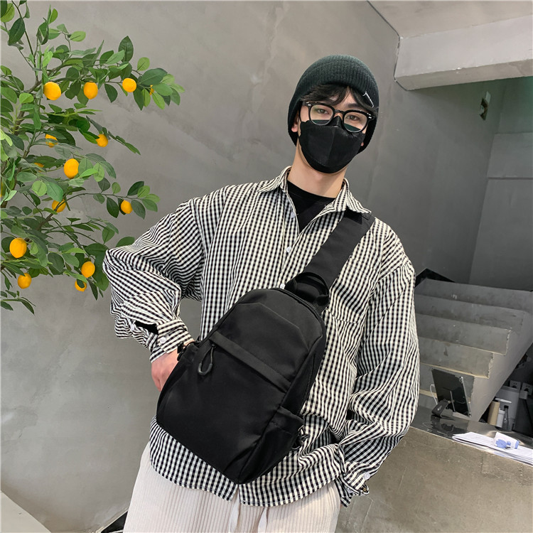 Männer Casual Outdoor Diagonal Kreuz Minimalistische Koreanische Version Brust Wasserdichte Stoff Einfarbig Design Kleine Tasche Können_voghion.com