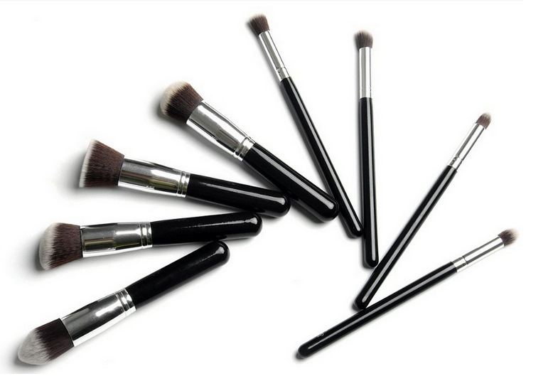 8-teiliges Make-up-Pinsel-Set, schwarzer Griff, goldene Röhre, silberne Röhre, schwarzer Griff, Set, heißer Verkauf in Europa und Amerika, 6 Farben, hergestellt von GUJHUI_voghion.com