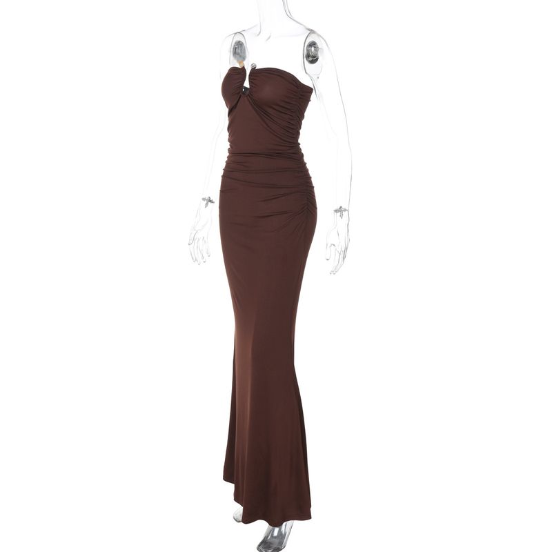 Heiße Selg-Kleidung in Europa und Amerika Herbst und Winter 2024, neues sexy trägerloses Plissee-Hüftkleid mit U-Ausschnitt, Großhandel_voghion.com
