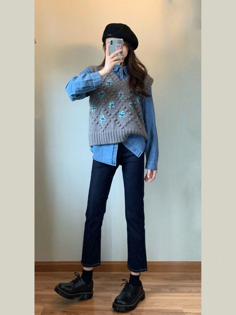 Outfit im Milchstil mit Strickweste mit V-Ausschnitt, Sinn für Damendesign, Nische und vielseitig, ärmelloses graues Oberteil_voghion.com