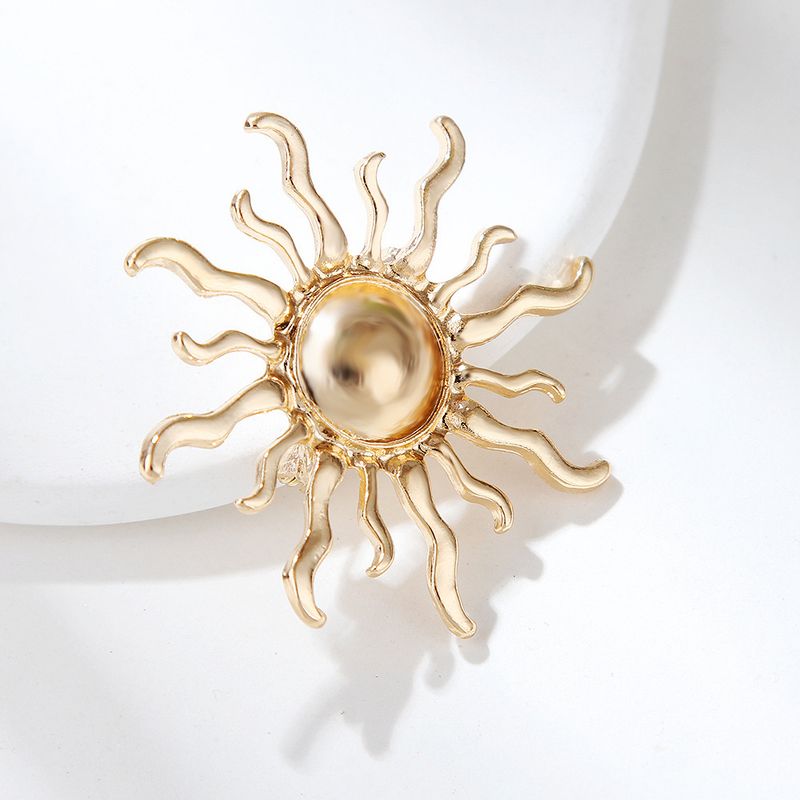 Lanhao Ins niche design fashion personality sunflower brooch French style high end coat sweater accessories temperament_voghion.com