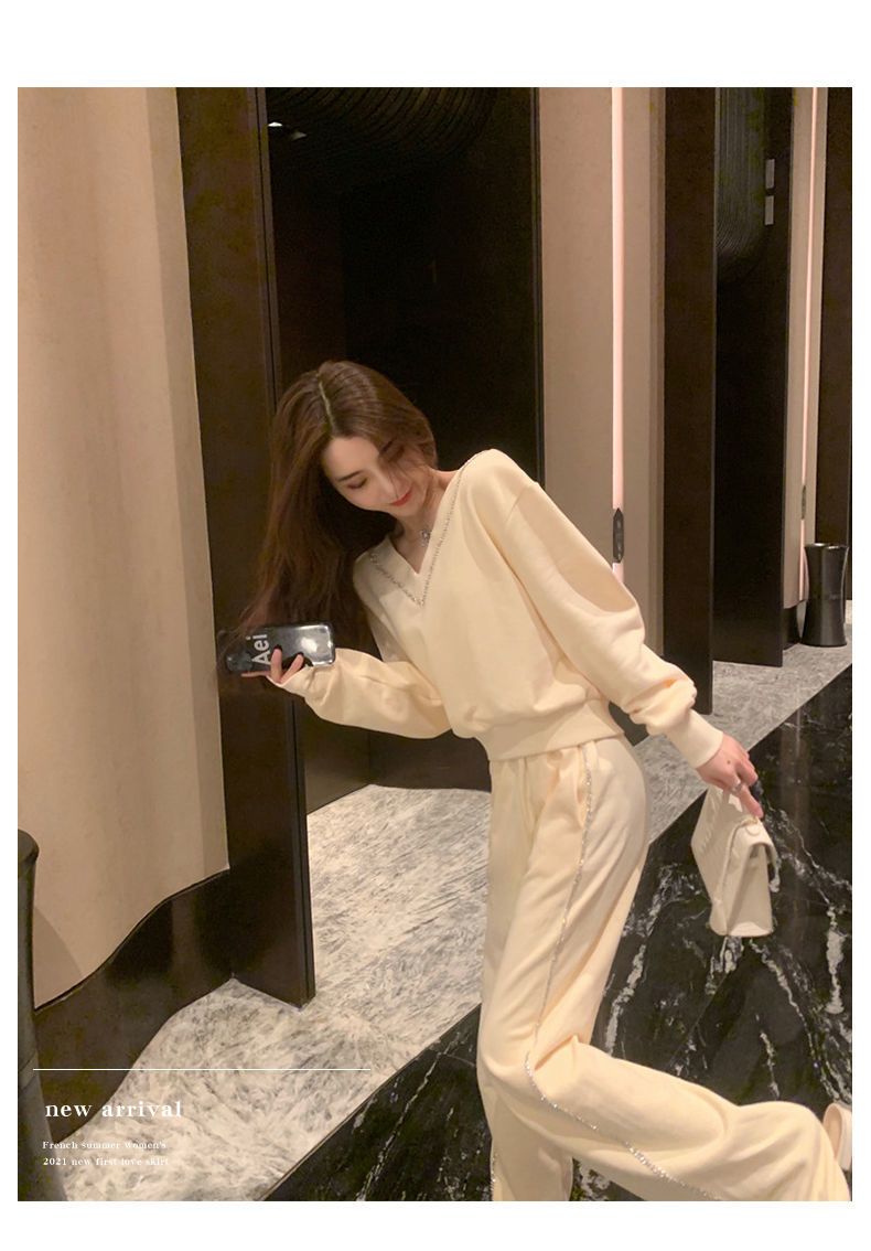 2024 Spring And Autumn New Women's Casual Sports V-Neck Slim Fit Sweatshirt Wide-Leg Pants Two-Piece Set Ins Trend_voghion.com