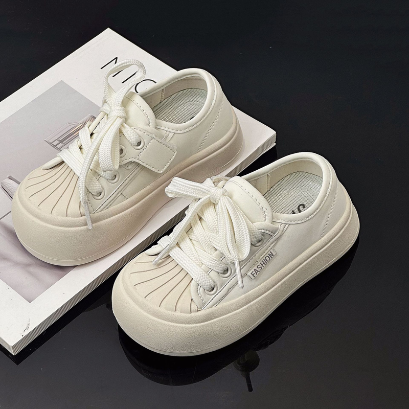 2024 Scarpe casual con testa a conchiglia alla moda in edizione coreana bianca per bambini nuovi della primavera 2024 per ragazzi e ragazze_voghion.com