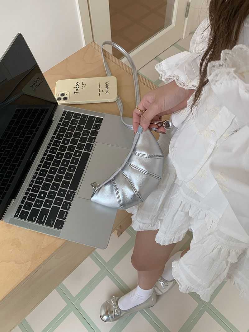 Portafoglio appeso al collo Zero con design carino a forma di corno di mucca e piccola mini borsa a tracolla concava per rossetto e auricolari_voghion.com