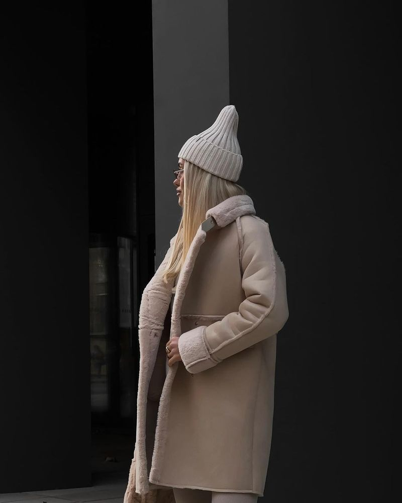 Damen-Strickjacke aus Wildleder mit Anzugkragen und langen Ärmeln und Plüschmantel_voghion.com