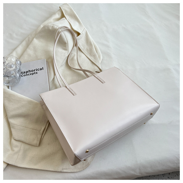 Großvolumige Tasche Damen 2023 Neue High-End-Mode-Nischendesign-Umhängetasche All-Match-Retro-Pendler-Einkaufstasche_voghion.com