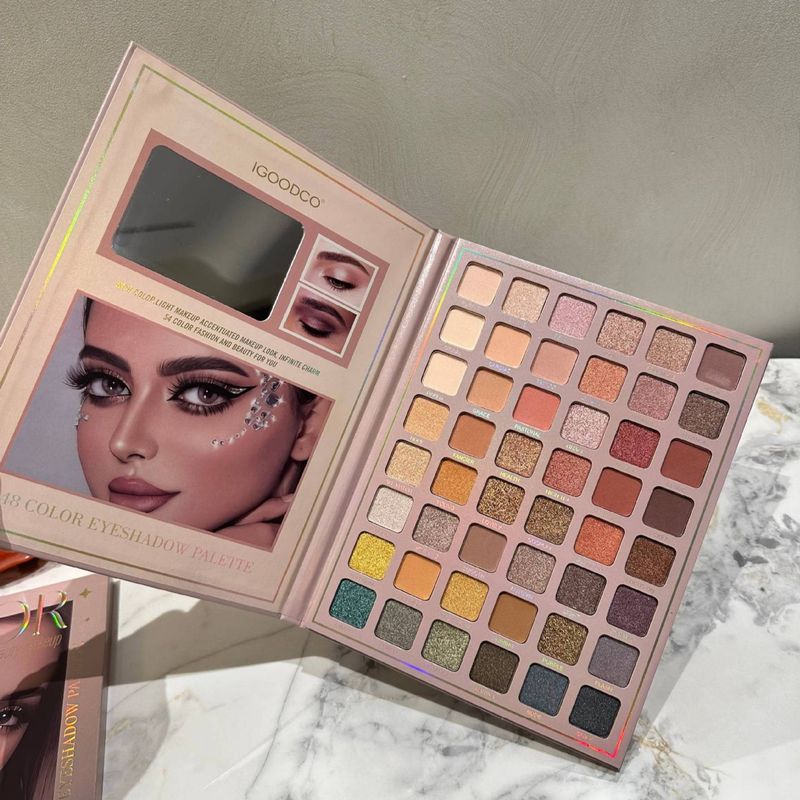 Ombretto Nuova palette di ombretti color terra da 48 colori, opachi e perlescenti_voghion.com