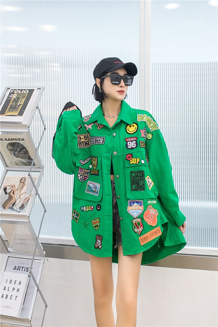 Modische Multi-Label-Jacke aus unregelmäßig gewaschenem Denim für Damen_voghion.com