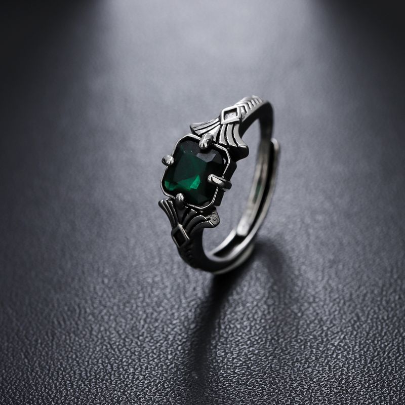 Anello da uomo con zircone verde, con un tocco di lusso personalizzato e leggero, versatile e alla moda per le donne, design di nicchia e_voghion.com