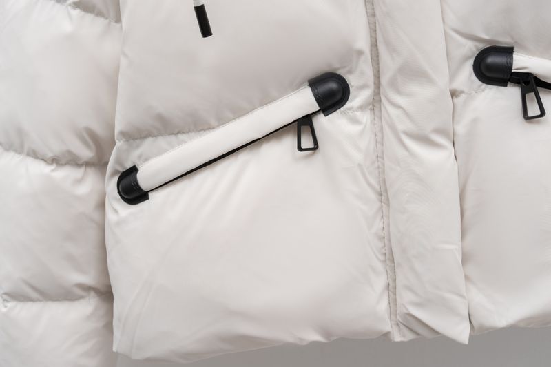 New 90 Down Jacket Women's Simple Thickened Winter Short Duck Down New Down Jacket_voghion.com