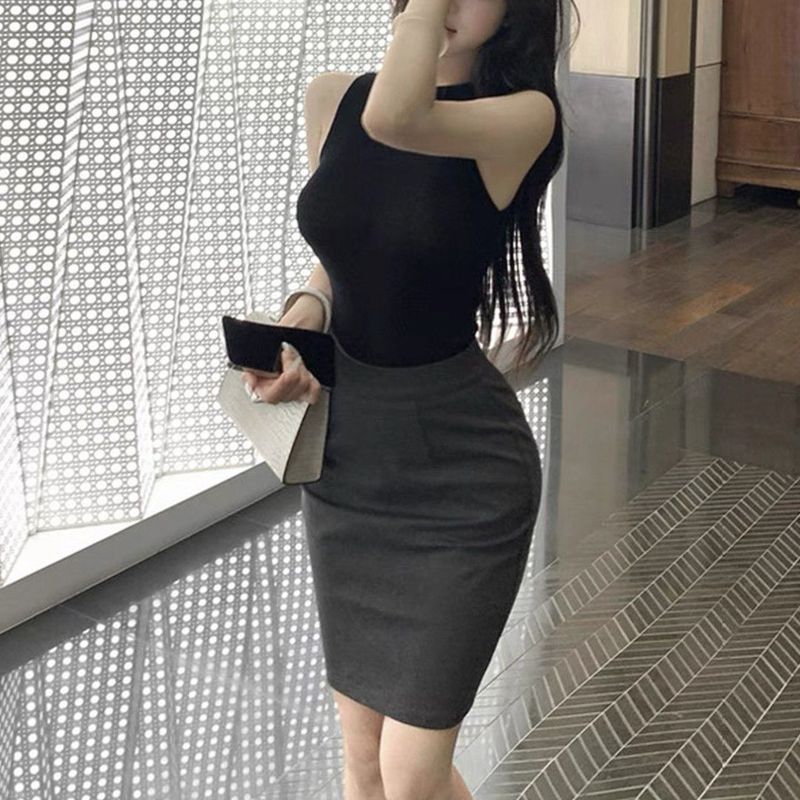 Elegant High-End Black Half-High Collar Halter Neck Tank Top And High-Waisted Short Skirt Two-Piece Set For Women_voghion.com