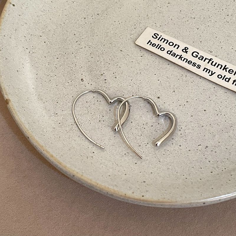 New Love Earrings for Women, with niche design a high-end feel. Internet celebrity temperament. Ear hooks, unique_voghion.com