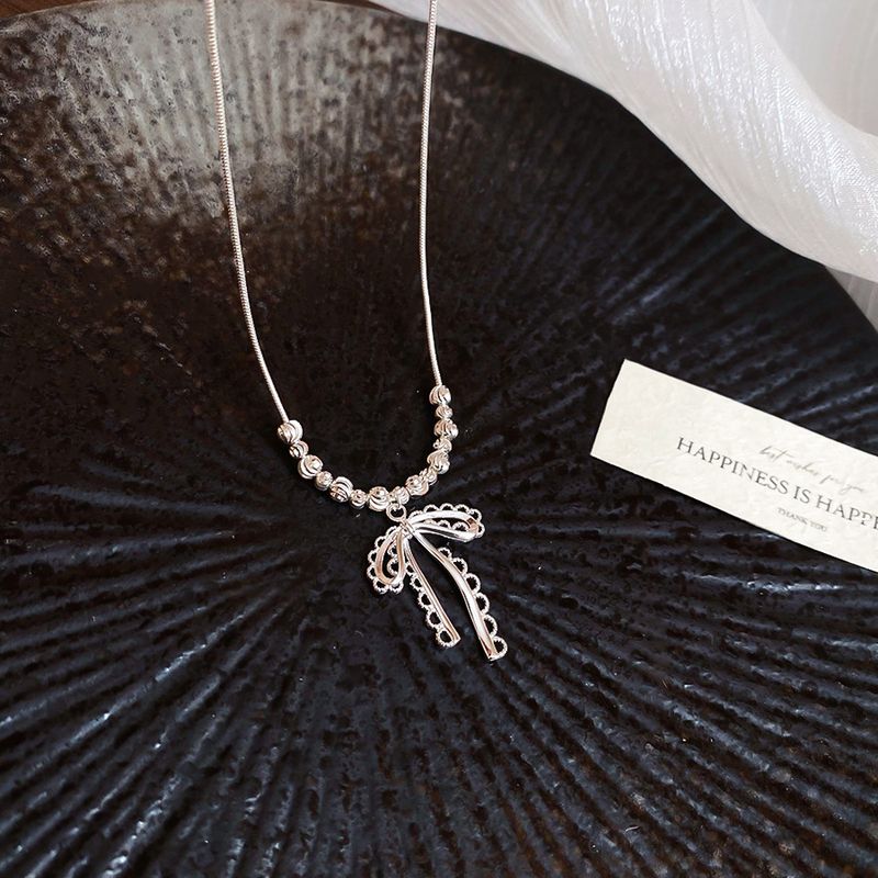 Schlichte Halskette mit Spitzenschleifen-Anhänger aus Silber für Damen, Nischendesign mit High-End-Feeling, Schlüsselbeinkette, Internet-Berühmtheit_voghion.com