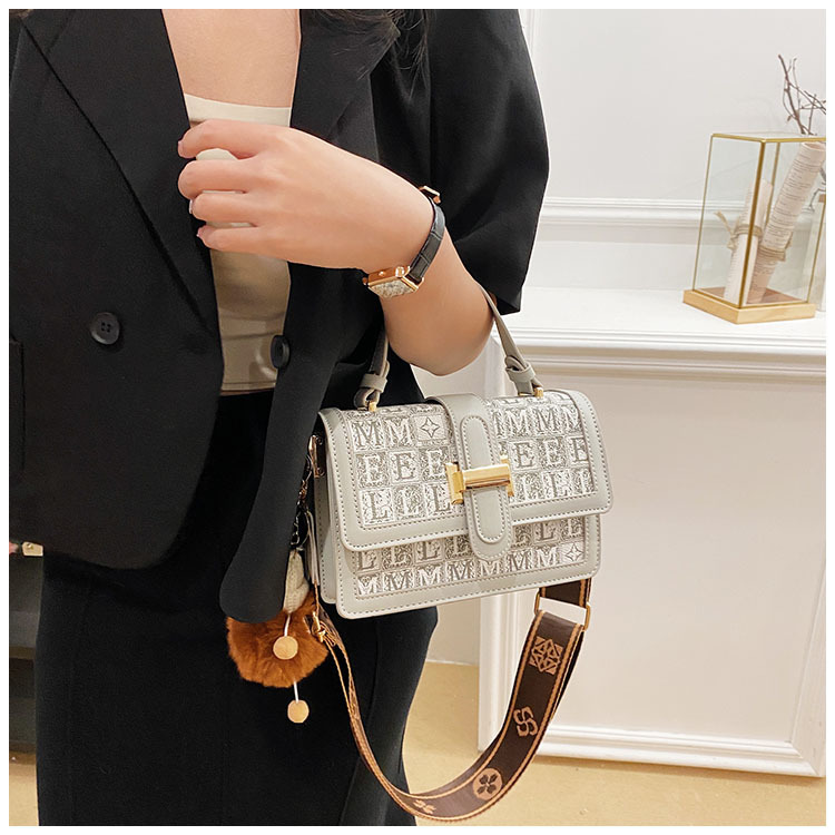 Textured fashion women's bag 2024 new trendy spring retro portable small square bag casual personality single shoulder crossbody bag_voghion.com
