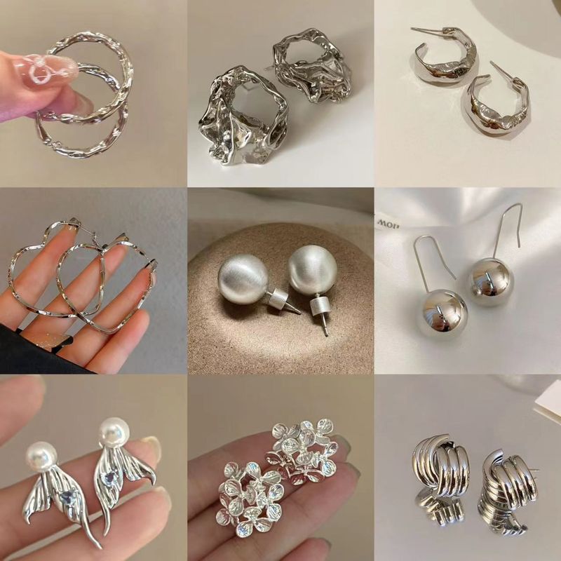 Silver Metal Multi-layer Circle Minimalist Niche Simple Stud Hoop Light Luxury High-end Earrings_voghion.com