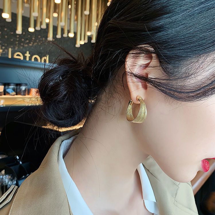 Orecchini a cerchio con texture spazzolata alla moda, a forma di C, in metallo, per donne, stile minimalista_voghion.com