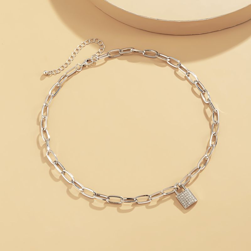 Collier Femme Collier Doré Pendentif Collier Or Mode Simple Micro Incrusté Pendentif Collier Pour Femmes Créatif Tendance Métal Serrure Tête Chaîne_voghion.com