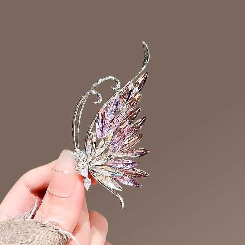 Temperament Simulatie Vlinder Broche Driedimensionale Diamant Geleidelijke Kleurverandering High-end Pin Damesmode Heldere Vlinder Corsage_voghion.com