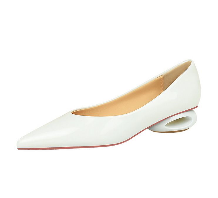 Scarpe singole da donna comode con tacco basso e punta a un pedale, in pelle verniciata, con tacco a forma speciale francese_voghion.com