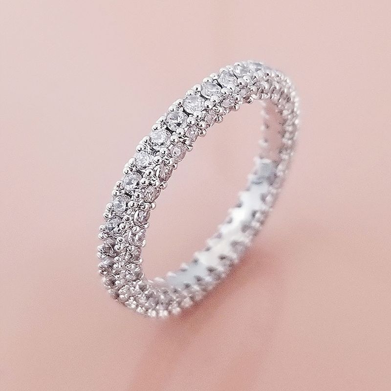 Anello semplice con diamante pieno di zirconi di lusso Senso di design avanzato di minoranza femminile r4577_voghion.com