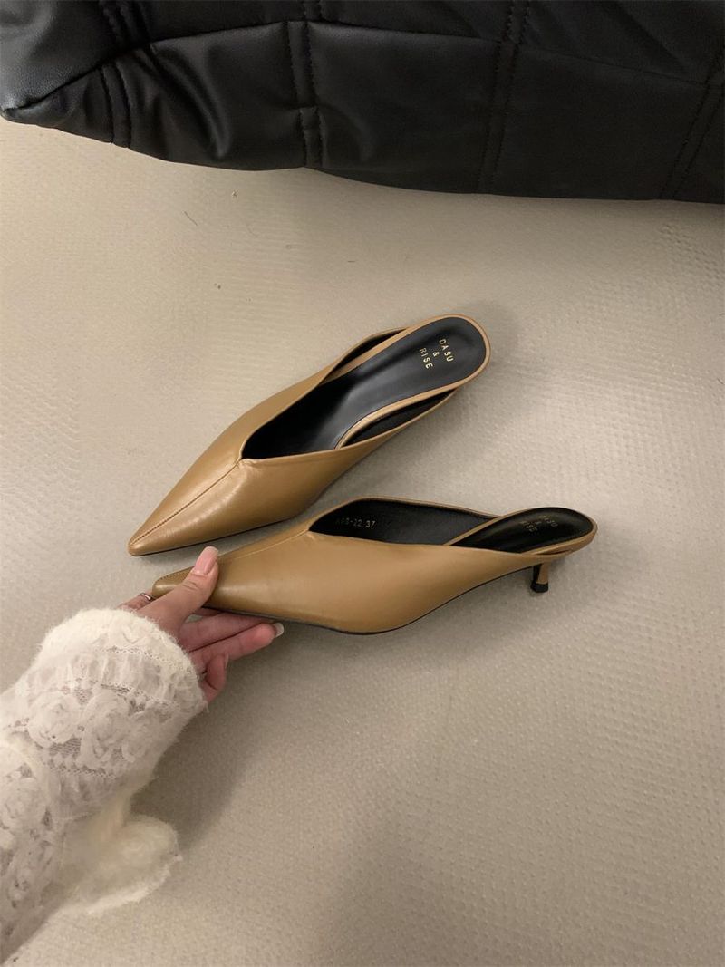 2025 Frühes Frühjahr Französisches Designgefühl, Nischen-Katzenabsatz, spitzes Müller-Schuhtemperament, Halbpantoffeln mit Zehenkappe, Cool On_voghion.com