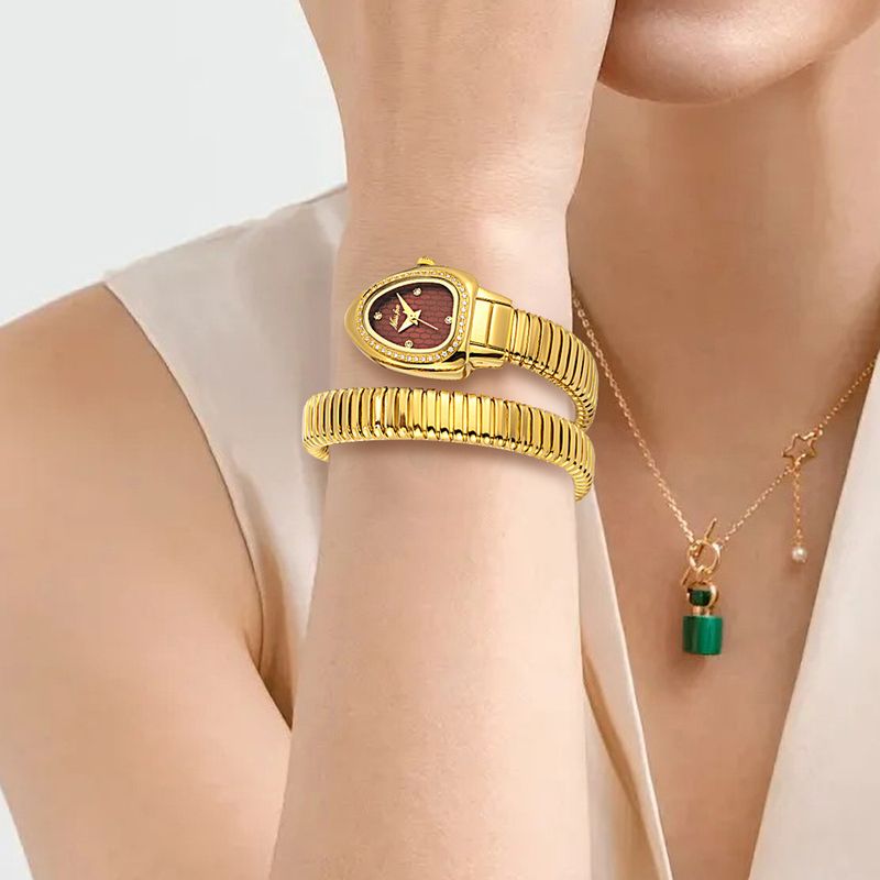 A New Fashionable, Elegant And High-end Ladies' Watch With A Golden Snake-shaped Entwined Inlay_voghion.com