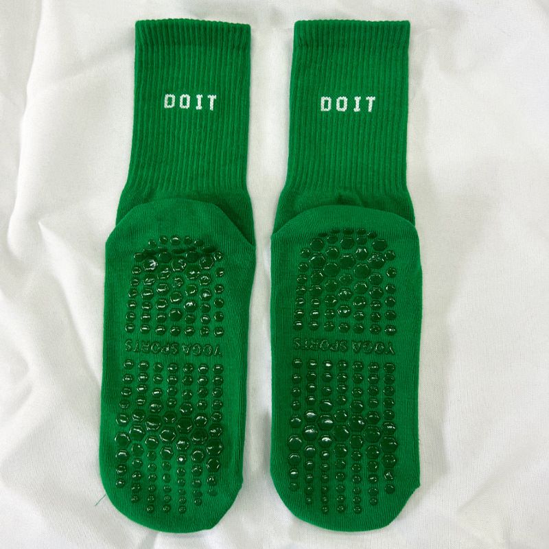 Surge Yoga For Women Indoor Fitness Mid-Calf Sports Anti-Pilling Jump Exercise Silicone Non-Slip Floor Pilates Socks_voghion.com