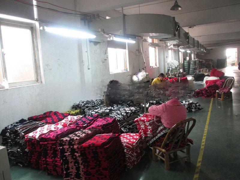 Sciarpa invernale da uomo lavorata a maglia Sciarpa da uomo d'affari Sciarpa in cashmere Sciarpa in lana con colori coordinati Produttori all'ingrosso di sciarpe da uomo_voghion.com