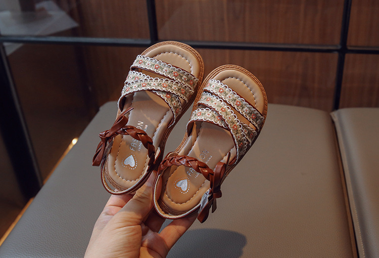 Sandali da ragazza 2024 Estate nuova principessa edizione coreana fiocco tendine di mucca scarpe da spiaggia per bambini con fondo piatto_voghion.com