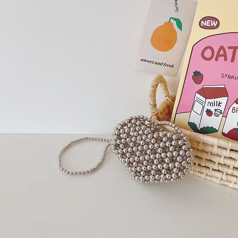 Borsa a tracolla per bambine, con perline, intrecciata a mano, con cuore, da donna, estate 2023_voghion.com