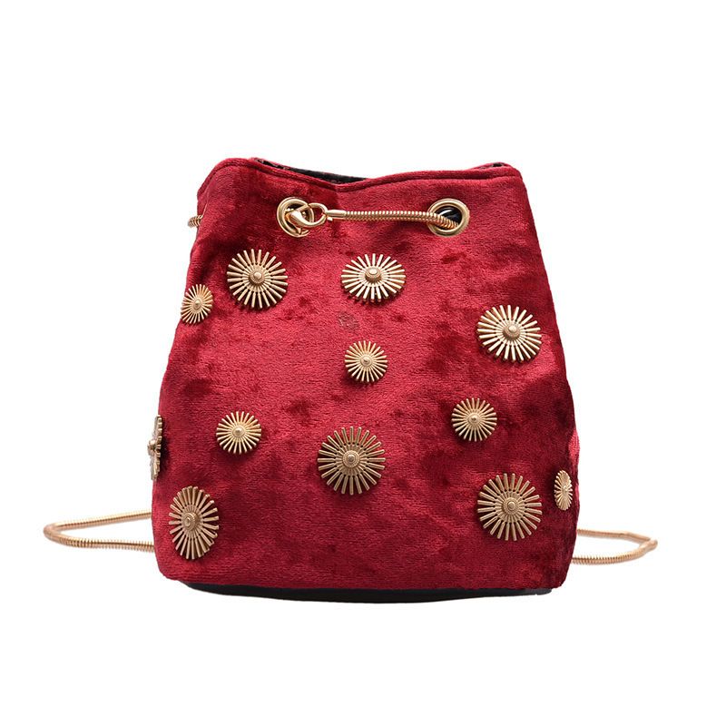 2022 Winter Neue Damenmode Samt Eimer Mit Abzeichen Dekoration, Single Shoulder Crossbody Kette Tasche_voghion.com