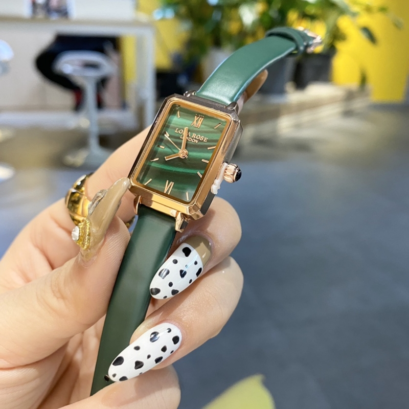 Luxury and fashionable elements of small green watches make every fairy love them, making them versatile quartz women's watches_voghion.com