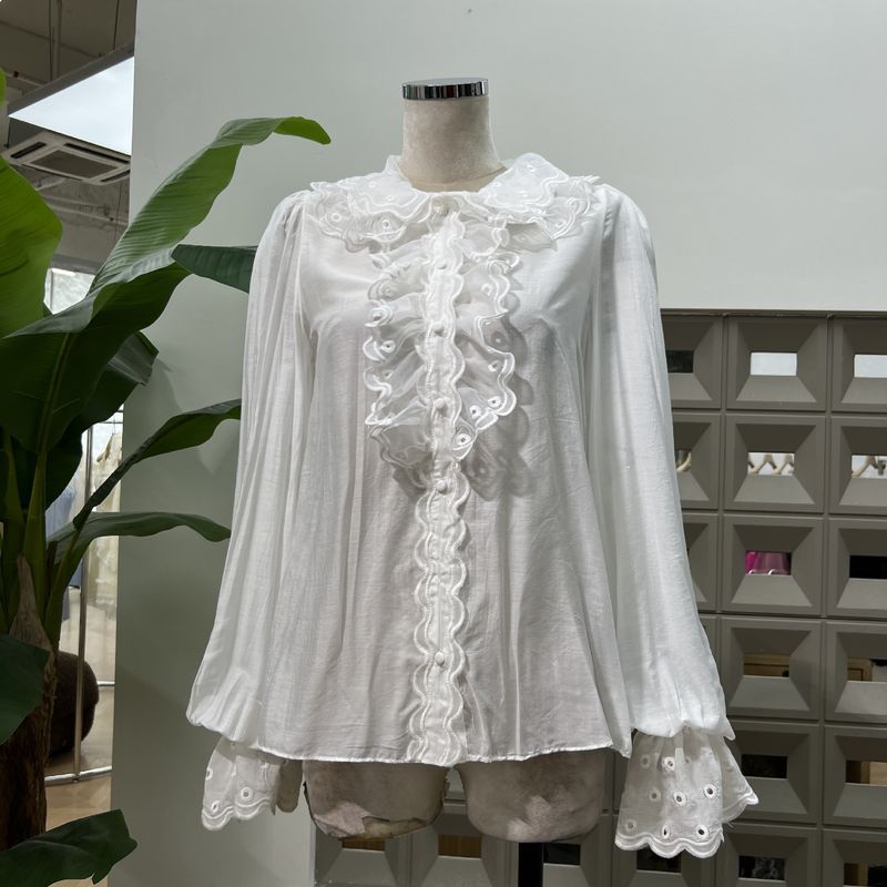 Damenbekleidung Beliebtes Slim-Set aus bestickter Spitzenbluse mit Trägerhose im Frühherbststil, bestickte Spitzenbluse + Hosenträger-Shorts_voghion.com