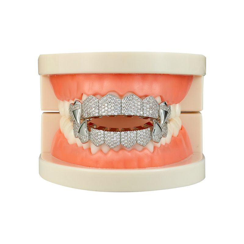 Apparecchio per denti hip-hop di alta qualità in rame e zirconio di Natale, apparecchi per denti affilati galvanizzati esagerati_voghion.com