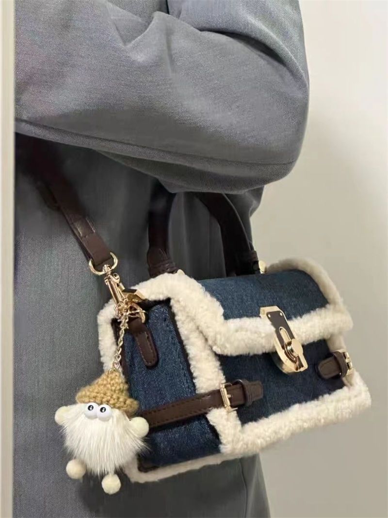 Shearling 2025 Fashion Fall/Winter Snap-Closure Shoulder Bag_voghion.com