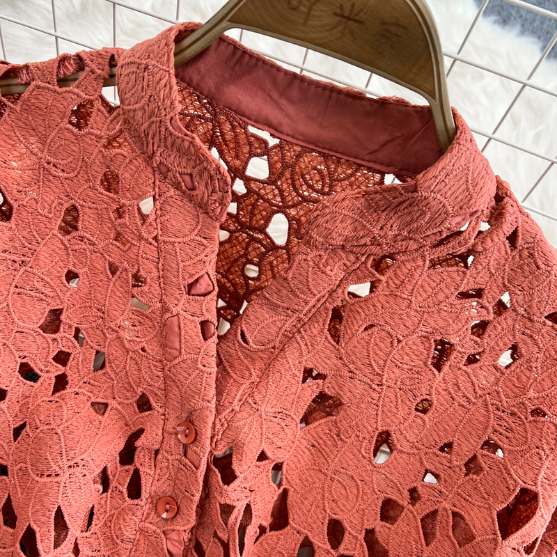 Conjunto feminino de duas peças com camisa curta e manga lanterna, cintura alta e saia justa em A_voghion.com
