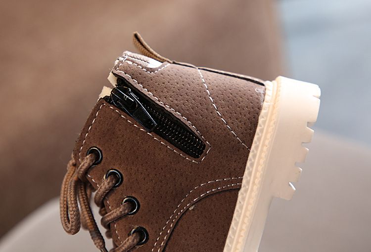 Moda outono e inverno Sapatos infantis acolchoados de algodão Botas Martin quentes para meninos Botas de neve retrô com zíper lateral para meninas_voghion.com