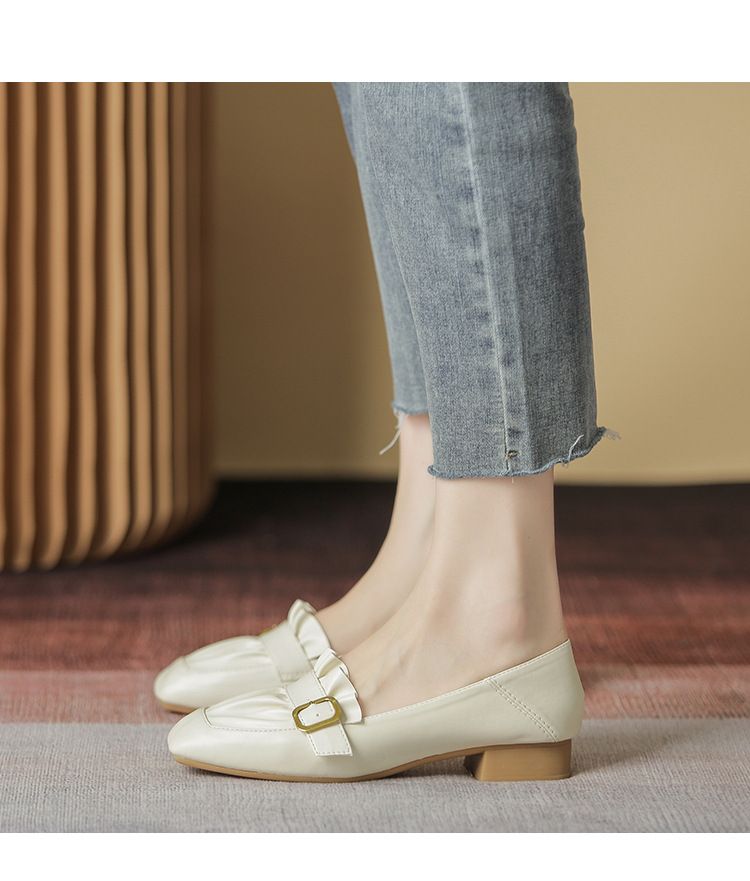 Schuhe mit quadratischer Spitze und dickem Absatz für Damen, Herbst 2024, neue quadratische Schnalle, plissierte, vielseitige, flache Öffnung, mittlerer Absatz, Oma-Schuhe, Damen-Arbeitsschuhe_voghion.com