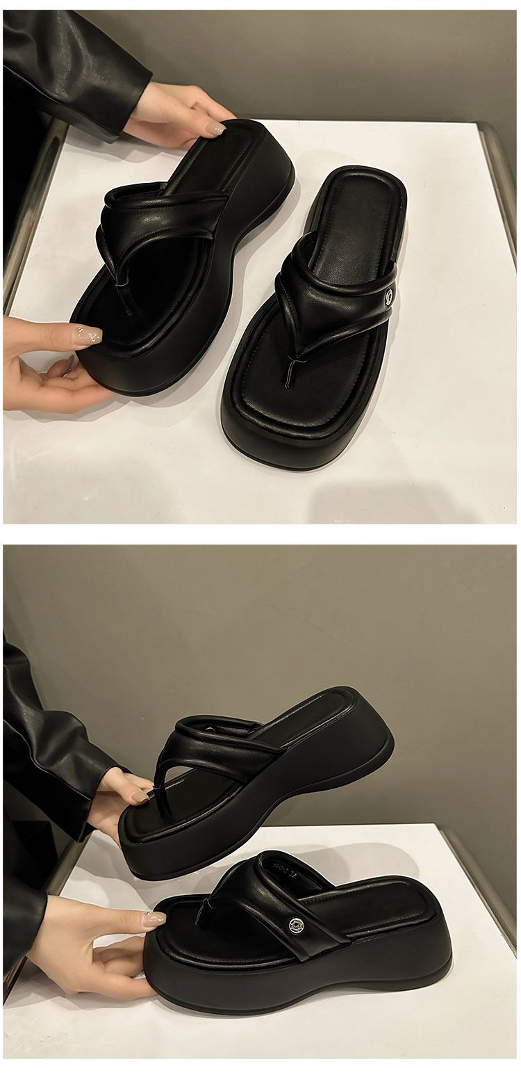 Niche design sandals for women 2024 new metal buckle flip flops summer outdoor open-toed Roman sandals_voghion.com