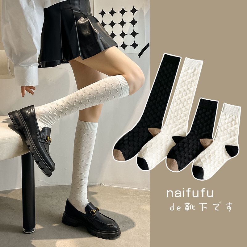2025d Schwarz-Weiß-Frühlings-Herbst-Damen-Kniehohe Slouch-Ins-Trend-Diamant-Mesh-dünne Baumwollsocken_voghion.com